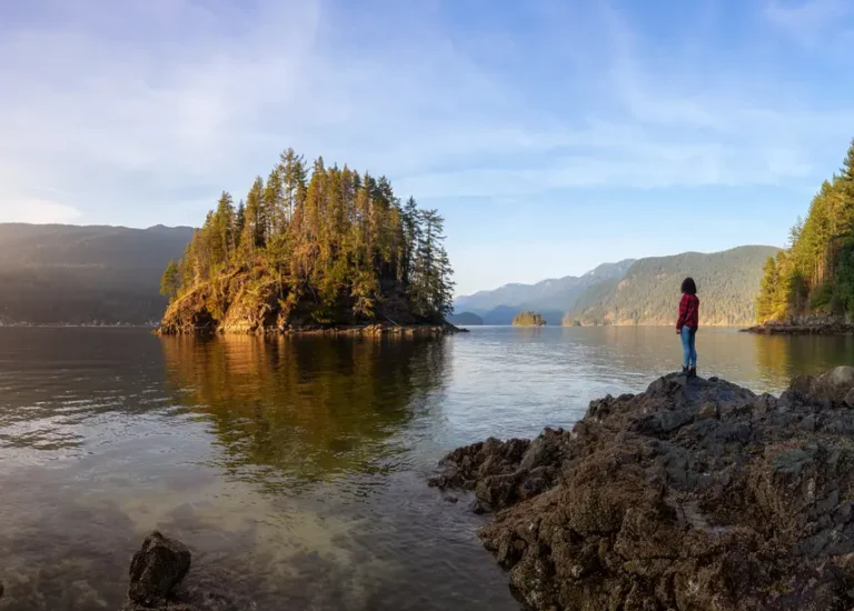 15 Easy Hikes In Vancouver, BC [2024 Guide]