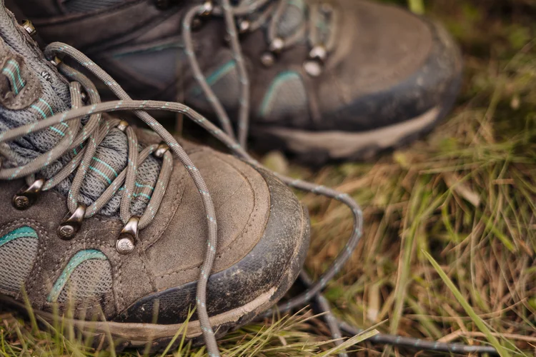 When To Replace Hiking Boots? 9 Telltale Signs!