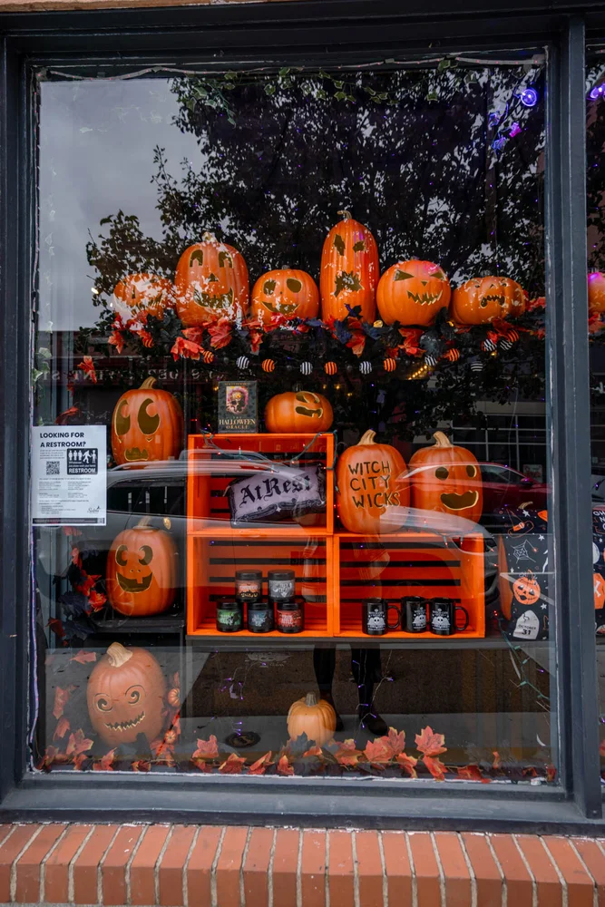 Witch City Wicks store front in Salem. 