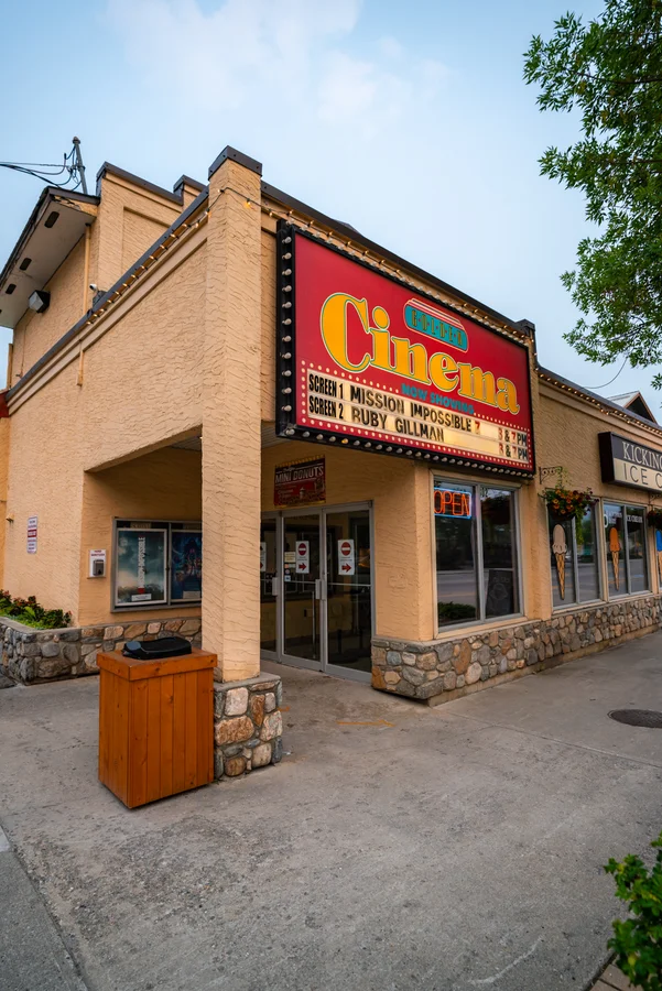 Golden Movie Theatre. 
