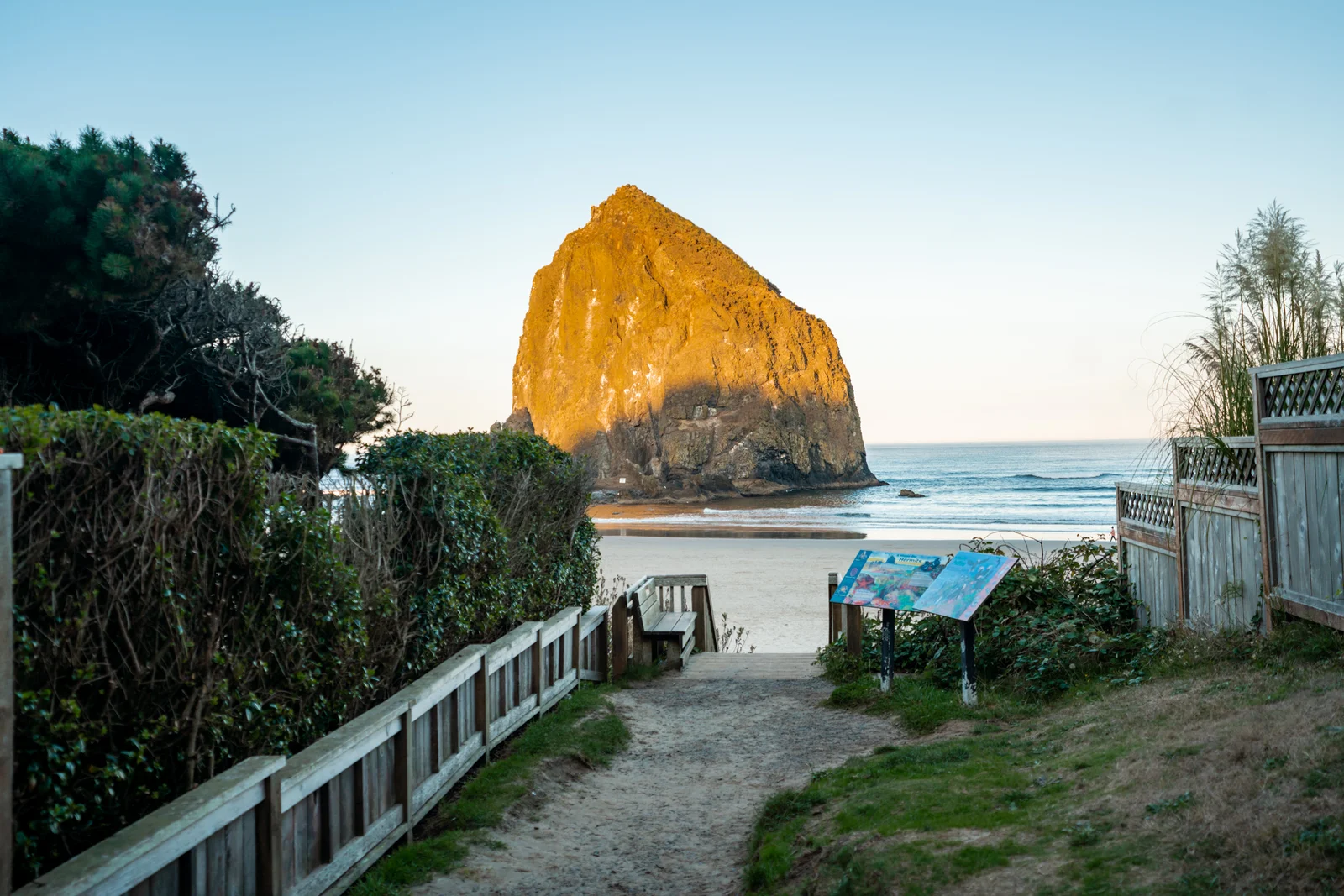 3 Day Oregon Road Trip Itinerary – Beaches, Waterfalls & More!